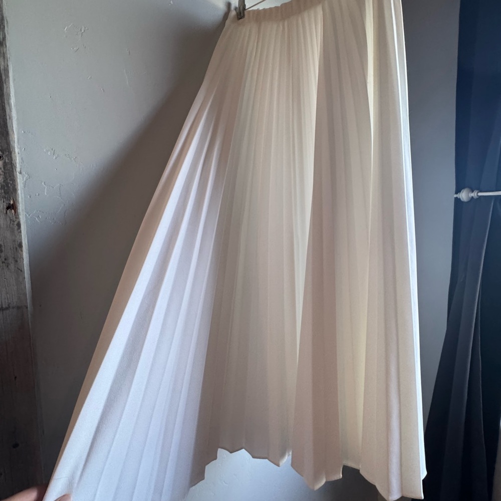 Elegant Vintage White Pleated Skirt